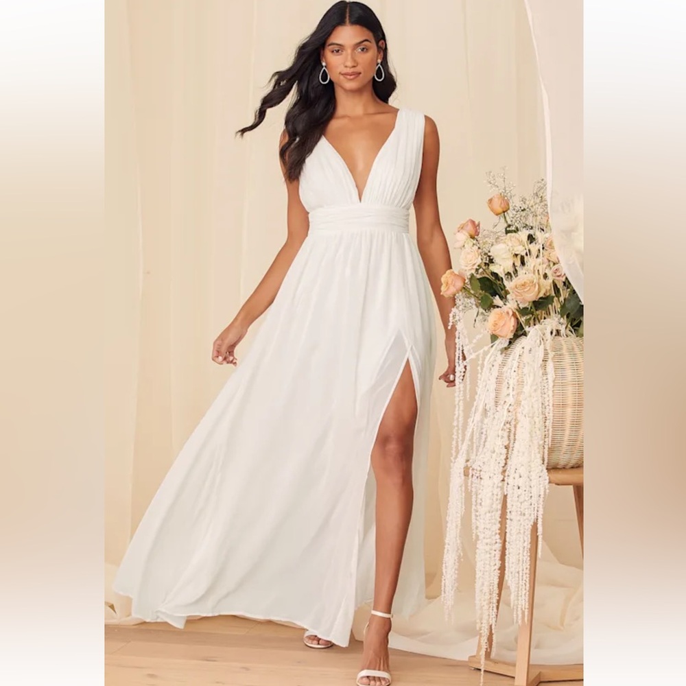 Beautiful white dress *only worn once!*